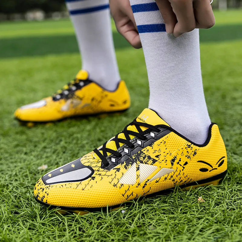 New Cheap Outdoor Football Shoes for Men Women Grass Long Spikes Soccer Shoes Trainers Men Futsal Sneakers zapatillas de fútbol