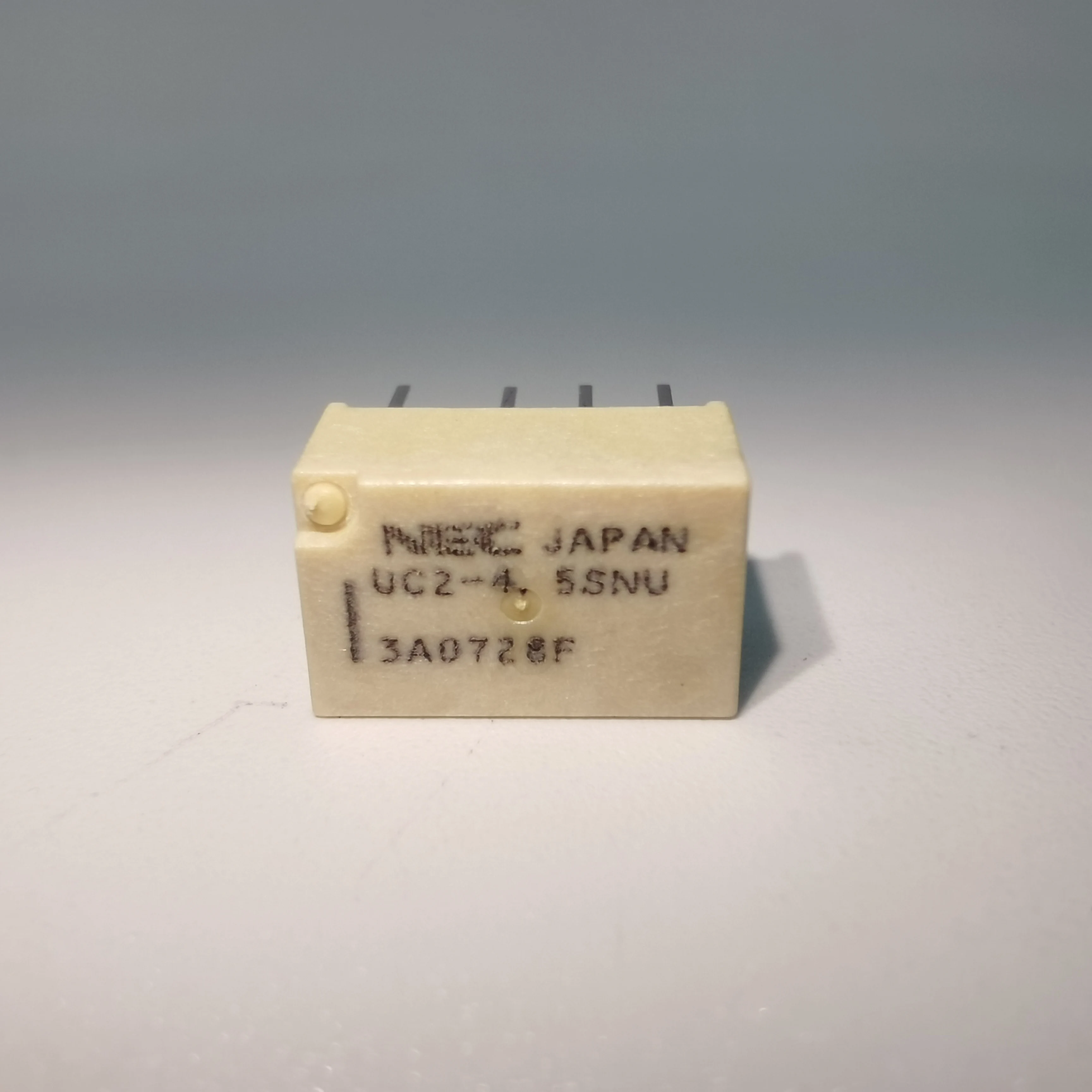 

UC2-4.5SNU Electromagnetic Power Relay 8 Pins