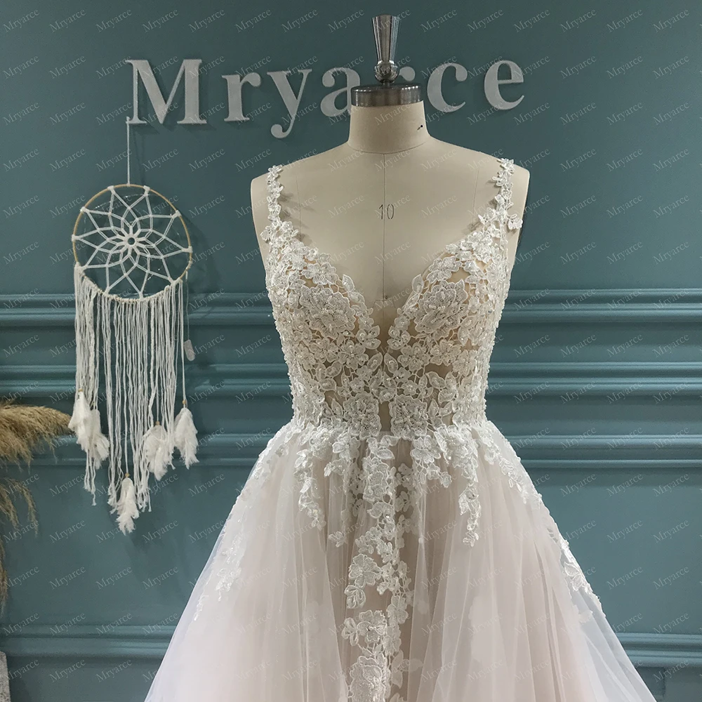 Mryarce Tüll A-Linie Brautkleid mit Stufenrock, tiefem Ausschnitt und Spitzenapplikationen in Blush – Detail 6