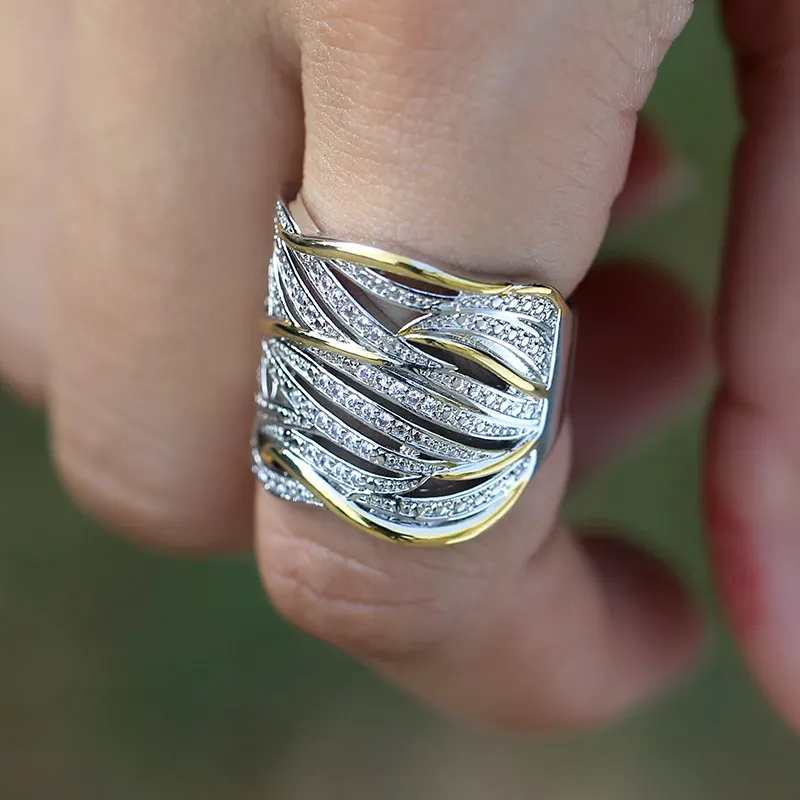 Huitan Hollow Design Women Ring Luxury Inlaid Sparkling Cubic Zirconia Party Lady Noble Accessories Wedding Delicate Jewelry
