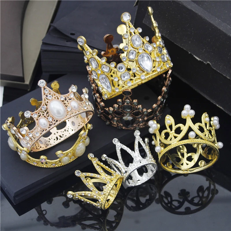 Wholesale Small Metal Crown for Boys Girls Baby Birthday Prom Tiaras Pearls Hair Jewelry Baby Cake Ornaments Head Accessories