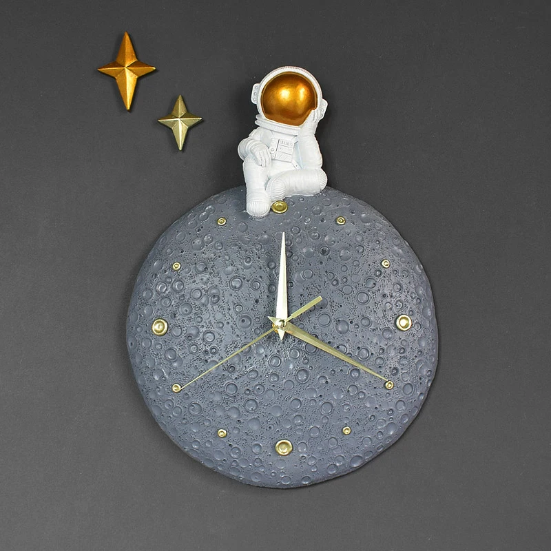 

Modern Luxury Resin Astronaut Wall Clocks Home Livingroom Wall Hanging Crafts KTV Hotel Club Mute Clock Wall Sticker Decoration