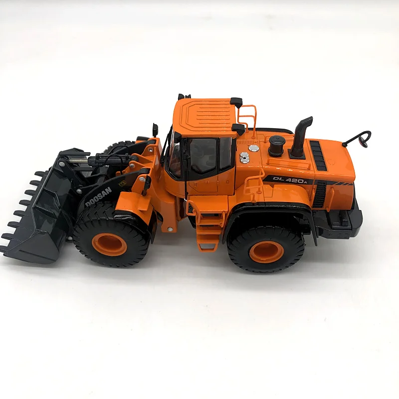 Diecast 1:40 Scale DOOSAN DL420A Forklift  Simulation Alloy Engineering Vehicle Model Collection Souvenir Ornaments Display