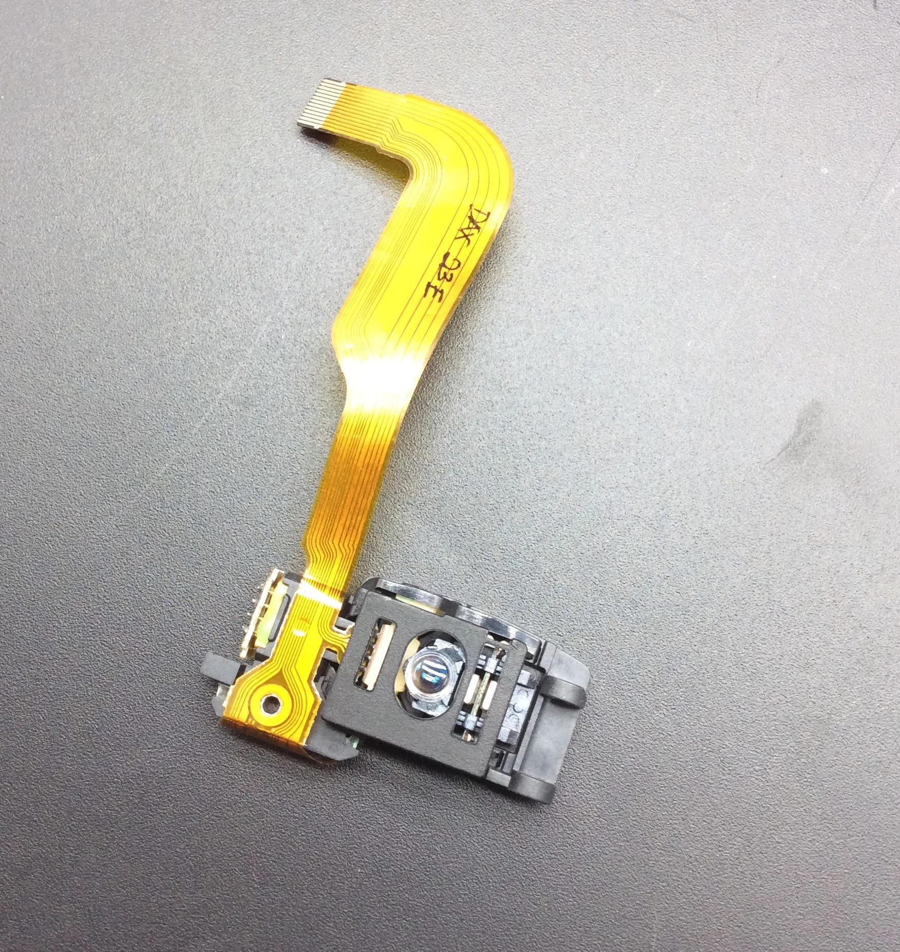 1pc laser head for DAX23E DAX-23E Sony D-EJ715/815/915 D-EJ611