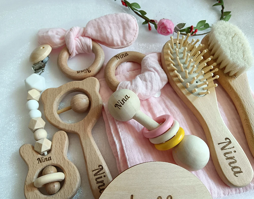 8 Pieces Of Personalized Name Newborn Bath Toy Gift Set 0-12 Months Old Baby Rattle Toy Baby Boy Girl Birth Name Plate Gift Set