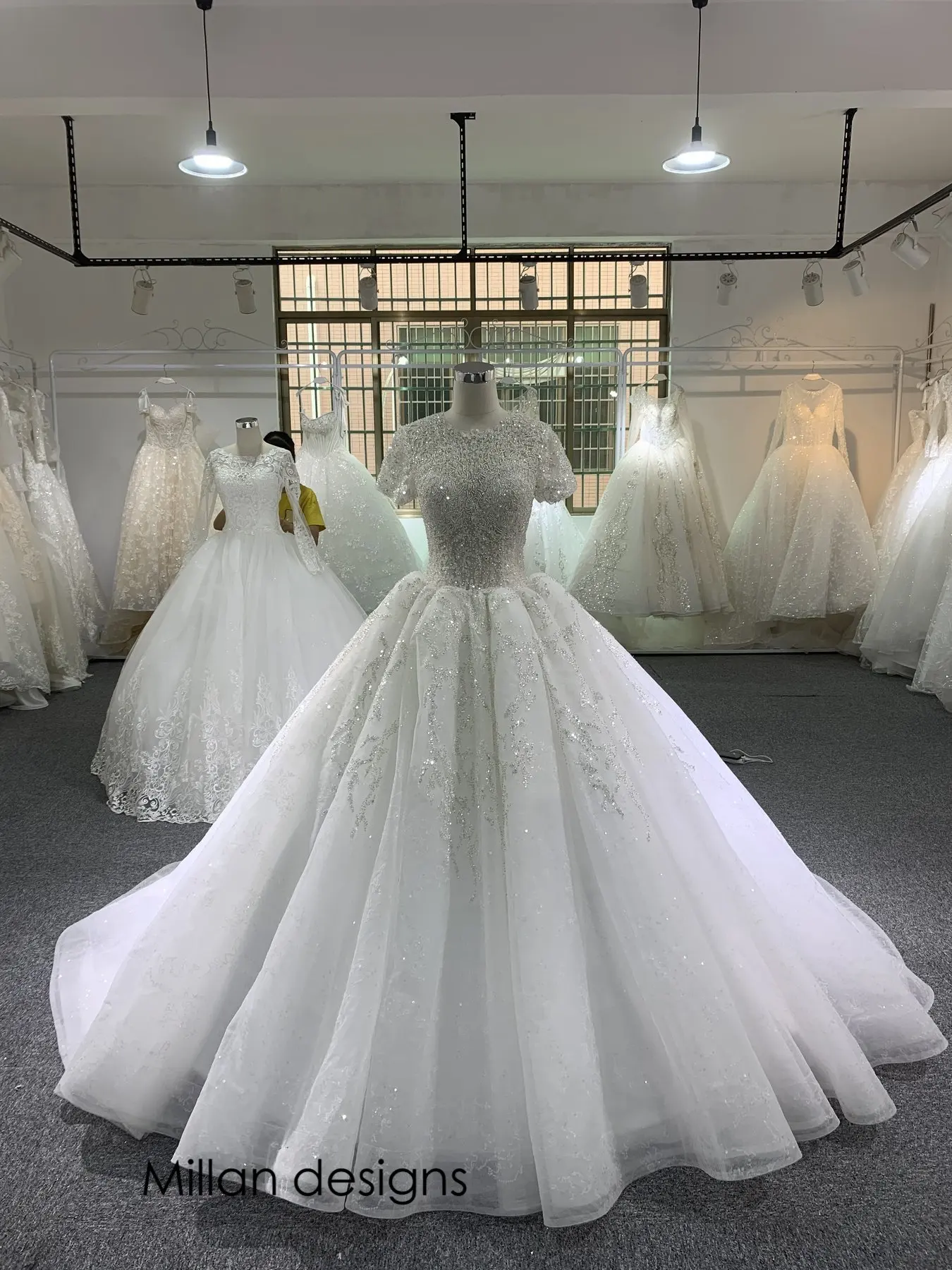 Real Photos Short Sleeves Wedding Dresses Crystals Ball Gown Bridal Dress Beaded Customized Bridal Gown 2024 Vestido De Novias