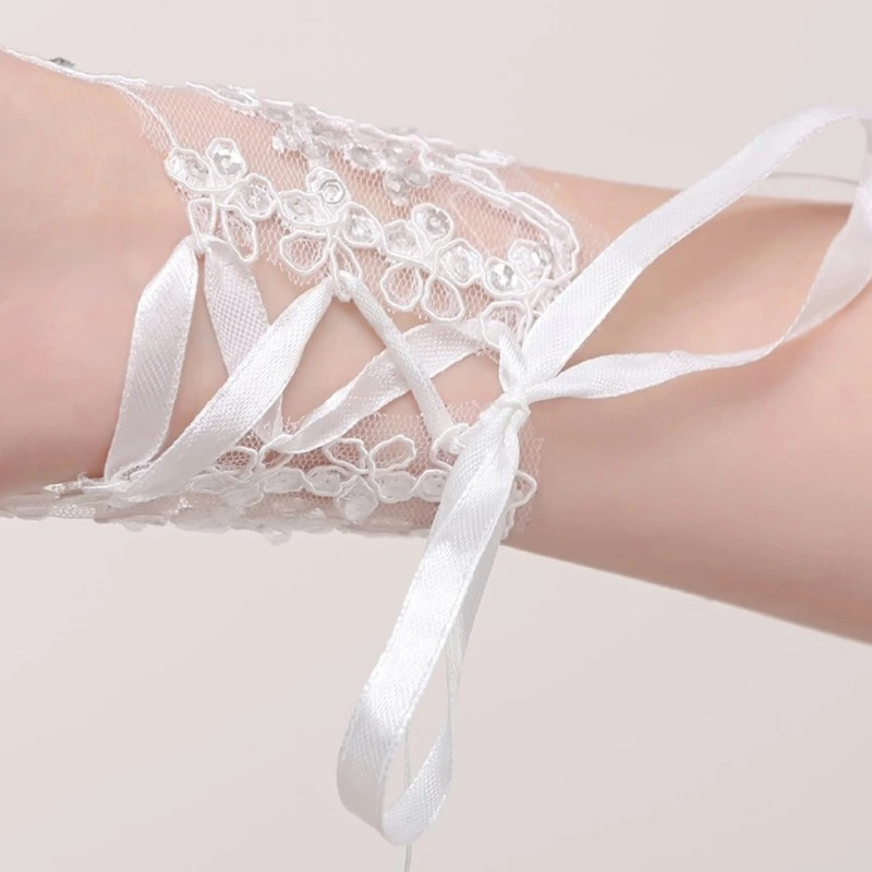 Bridal Gloves Elegant Short White Lace Rhinestone Women's Fingerless Gloves Wedding Accessories