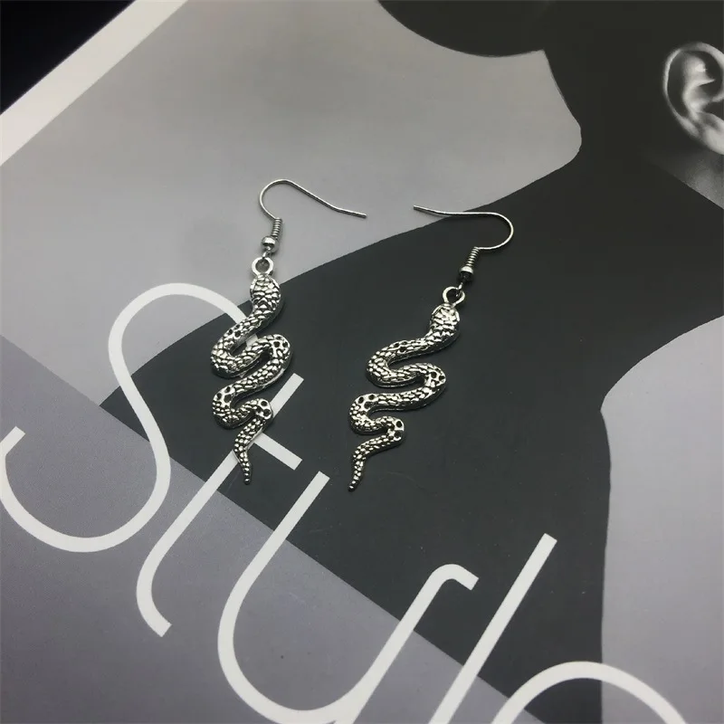 Women's Fashion Vintage Snake Shape Earrings Girls Girls Vintage Earrings Cute Little Object Earrings