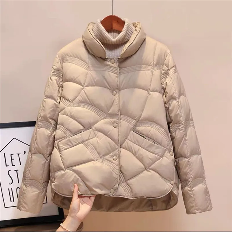 2025 herbst Winter Neue Stil Dünne Licht Warme Baumwolle Gefütterte Mantel Unten Baumwolle Jacke Frauen Kurze Over Lose Weibliche Outcoat