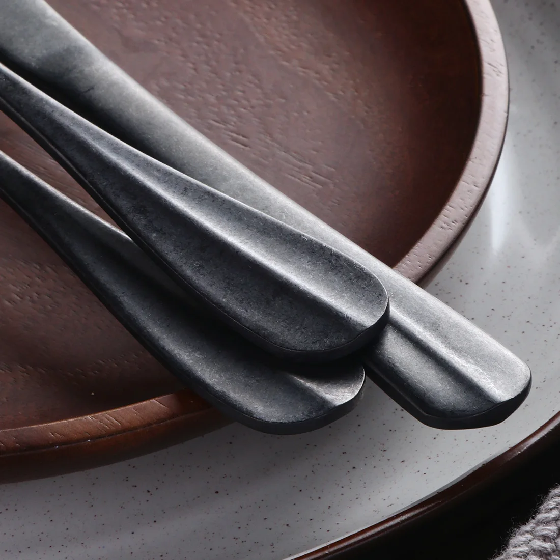 Matte Black Vintage Dinnerware Stainless Steel Knife Fork Spoon Cutlery Set Luxury Silverware Tableware Western Kitchen Flatware