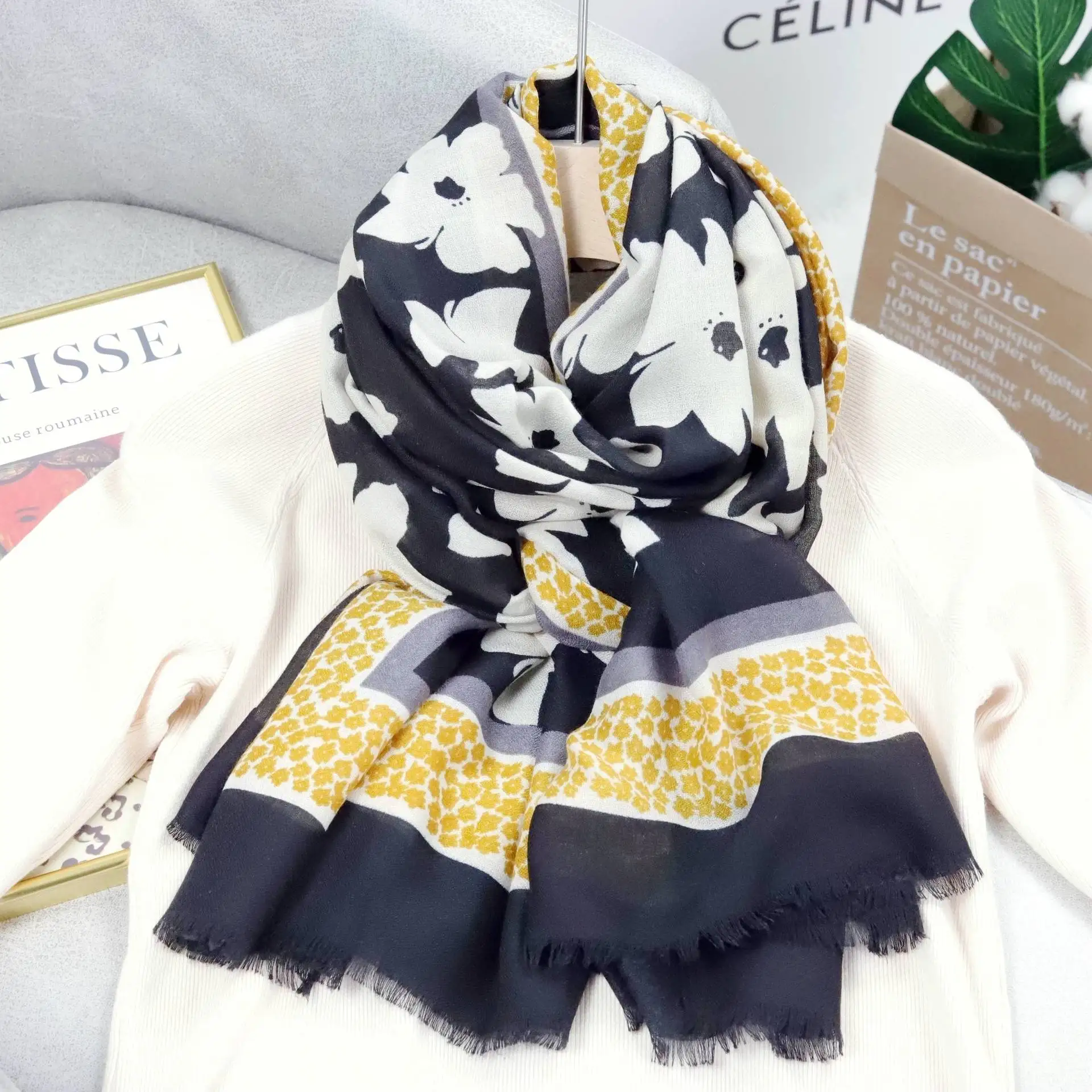 Wholesale Printed Cotton Viscose Scarf For Women Lightweight Floral Fashion Leopard Scarves Shawls Wrap Summer Beach Cape Stoles