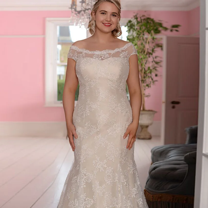 Personalizado plus size rendas apliques vestidos de casamento novia colher pescoço sem mangas rendas até vestidos de noiva robe de mariage