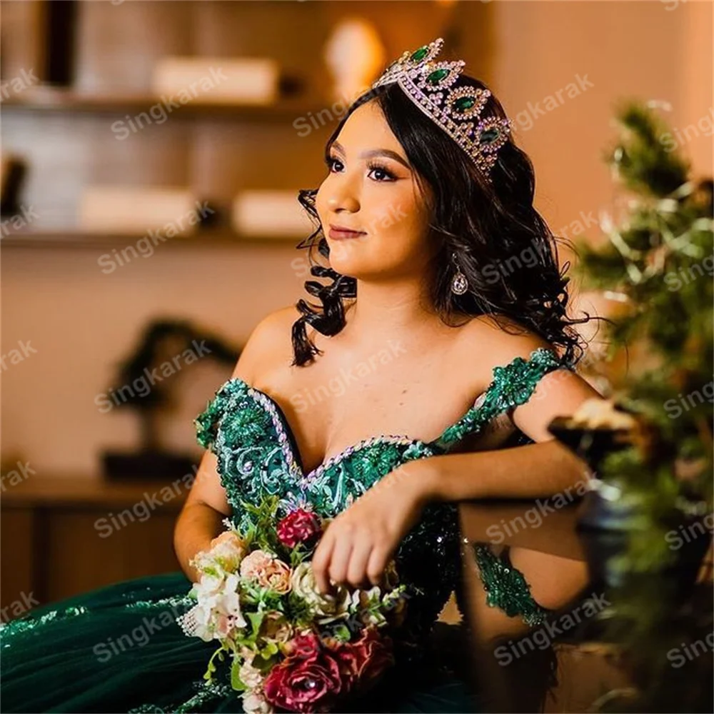 Блестящее изумрудно-зеленое платье для Quinceanera, блестящее бальное платье с аппликацией и бисером, с открытыми плечами, на день рождения, платье на шнуровке для 15 лет