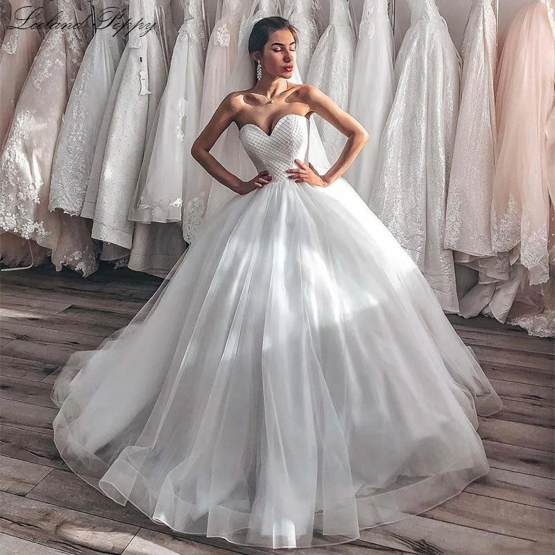 Lceland Poppy Customized Ball Gown Strapless Wedding Dresses Floor Length Pearls Beaded Sleeveless Bridal Gowns