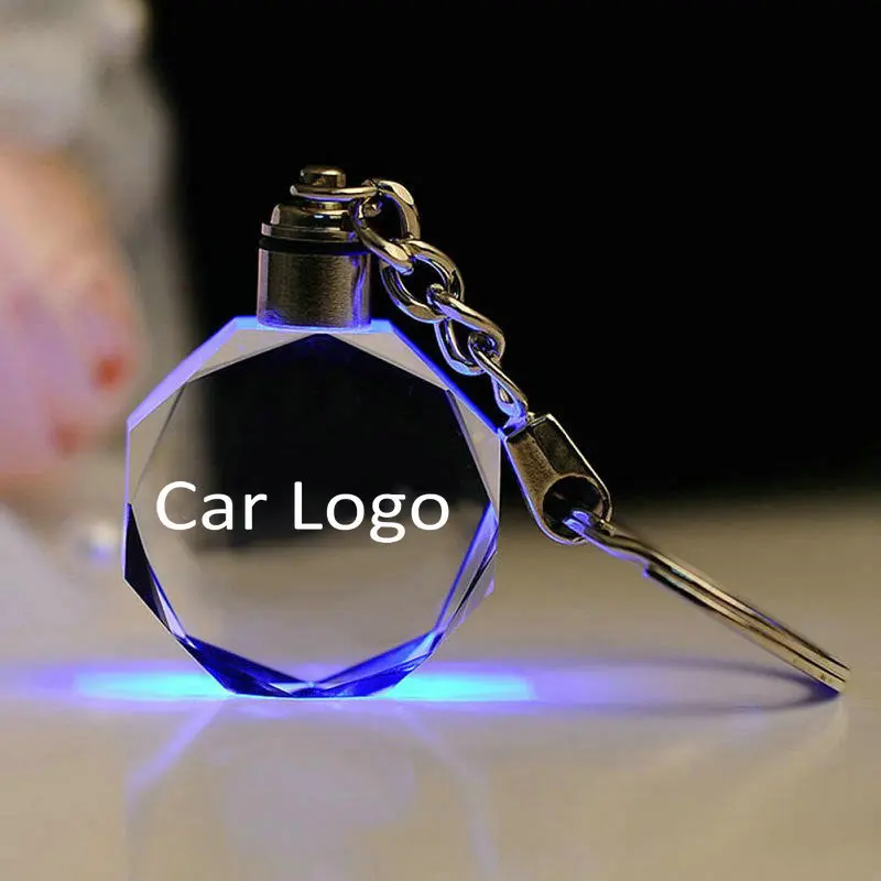 Porte-clés en cristal avec Logo personnalisé, décoration de porte King, Souvenir, images de voiture gravées au Laser, lumière colorée