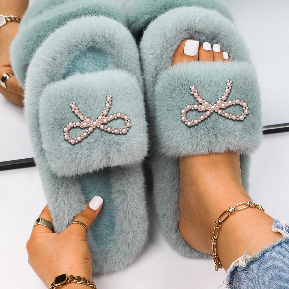 Faux Fur Slides Pearl Slippers Bow Decor Fluffy Flip Flops Ladies Luxury Furry Sandals Women Winter Plush Slippers Casual Shoes