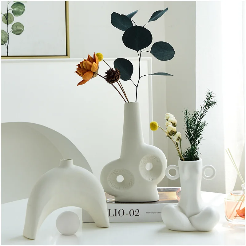 

Simple Abstract Ceramic Vase Home Decor Living Room Figurines For Interior Statues Sculptures Modern Desk Accessories Table Art