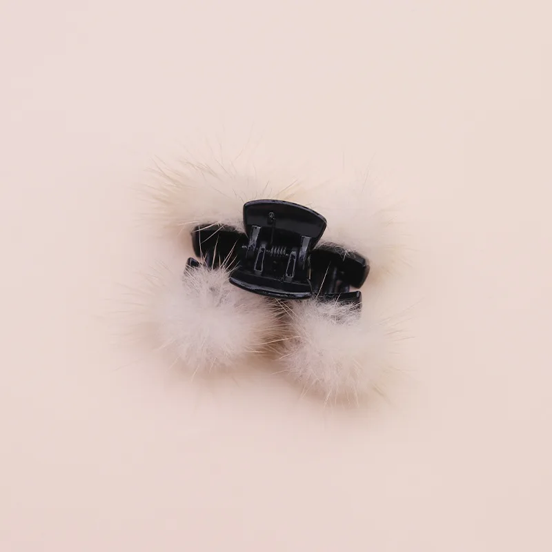 Korean version of plush ball small catch mink hair ball temperament ponytail hairpin side clip bangs clip top clip  accessories