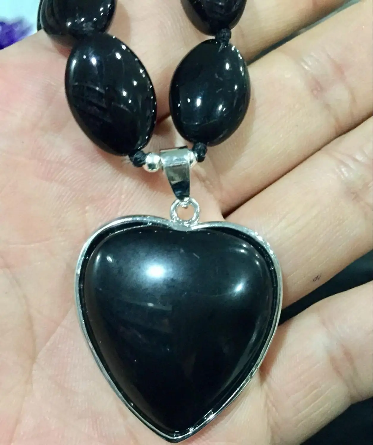 Black agate 13x18mm & Heart-shaped 30x30mm necklace pendants 18''