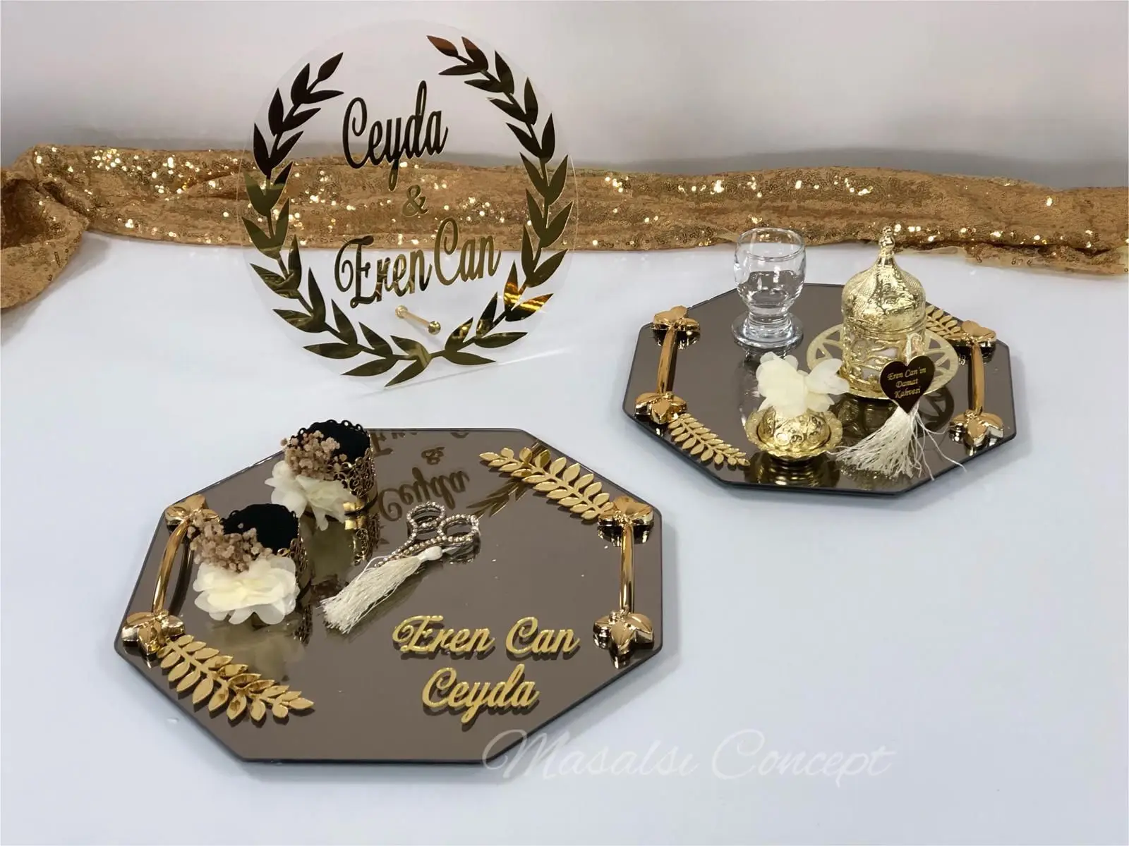 

DOLBOVI Engagement tray, Groom Coffee House, Plexiglass 50-name tray поднос plateau de service