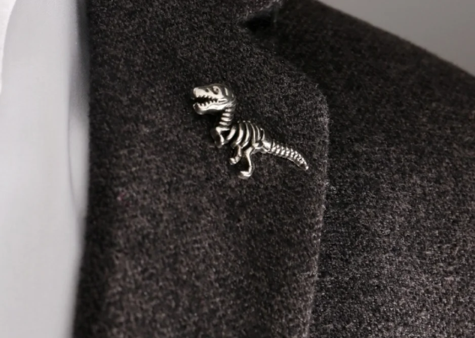 Cute Dinosaur Tyrannosaurus Skeleton Brooch Lapel Pin Tassel Men's Suit Accessories Romantic Badge