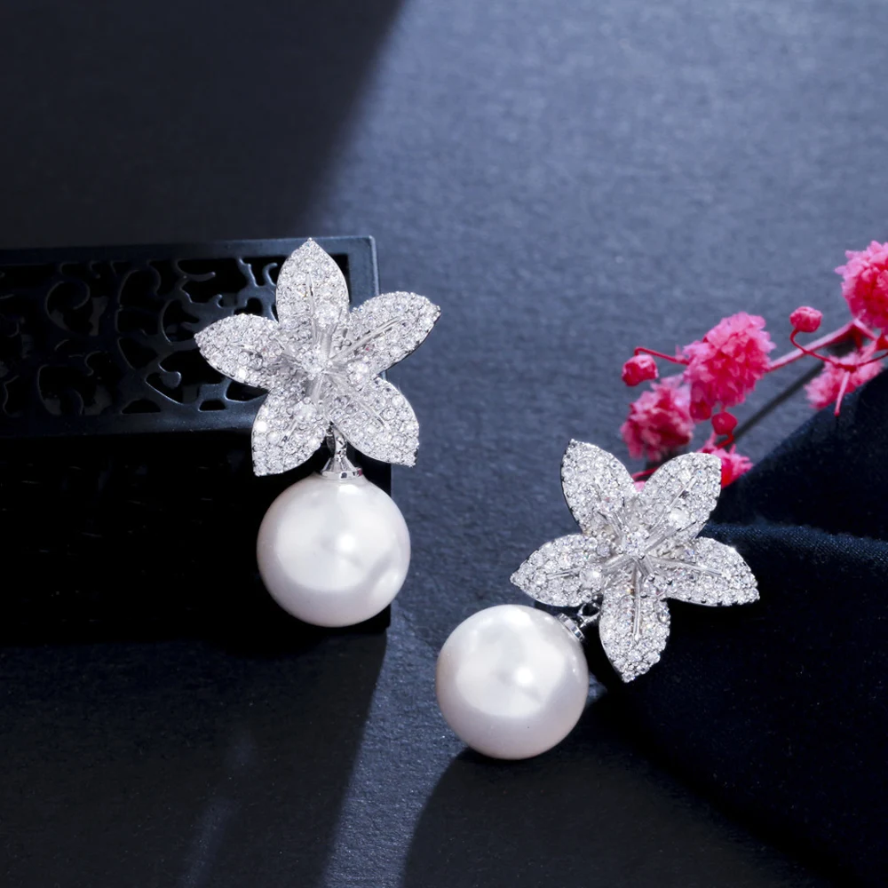 ThreeGraces Beautiful Flower and Simulated Pearl Dangle Earrings for Women Shiny Cubic Zirconia New Fashion Party Jewelry ER710