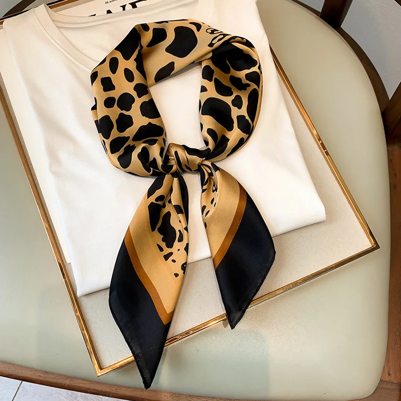 

Popular Leopard Print Silk Scarves Fashion 70X70CM Sunscreen Shawl Female Dustproof Kerchief Autumn Luxury Square Towel