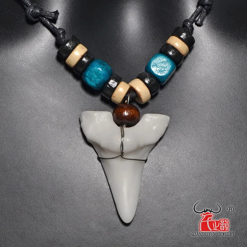 Man's Hawaii Surfer Jewelry Handmade Imitation Shark Teeth Pendant New Zealand Maori Tribal Bone Choker Colored Wooden Necklace