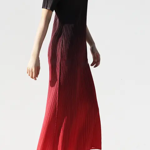 मियाके प्लीटेड शॉर्ट स्लीव ग्रेडिएंट लॉन्ग ड्रेस महिलाओं के लिए समर हाई फैशन कोरियन फैशन डिज़ाइनर एलिगेंट एस्थेटिक कपड़े 8 best sales मियाके पोशाक - №6