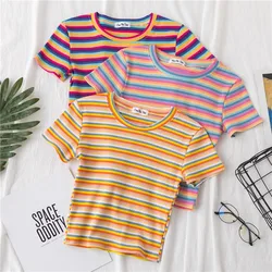 Nuova maglietta da donna Top a righe arcobaleno Maglietta slim fit Maglietta Harajuku Maglietta estiva coreana a maniche corte feminina Abbigliamento Top