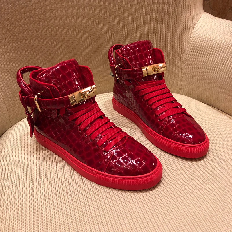 

Men Embossed Crocodile High Top Sneakers Lock Lace Red Flats Real Leather Designer Boots Men‘s Casual Shoes