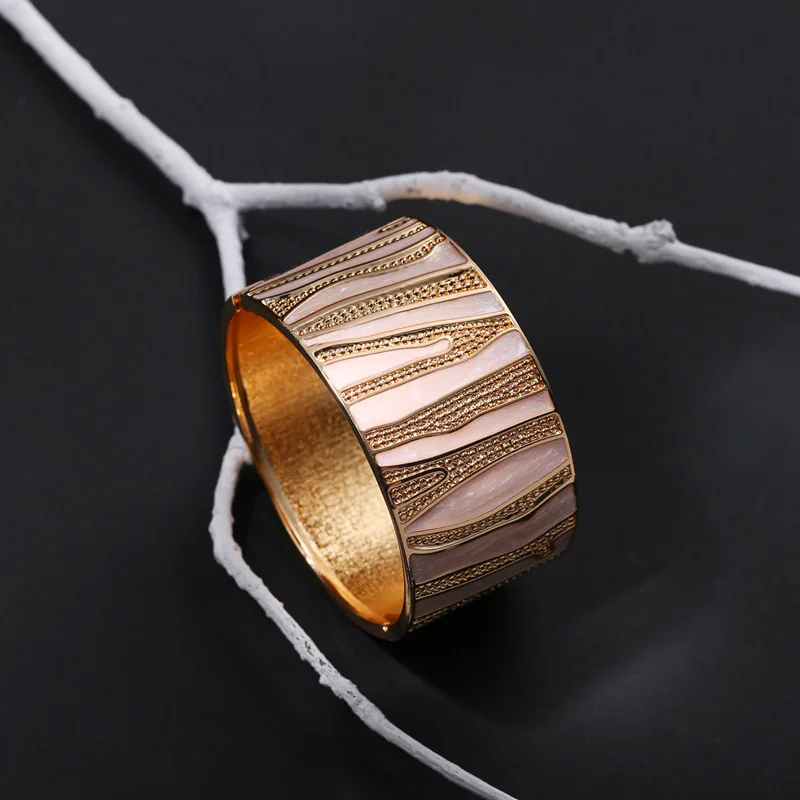 Fashion Bohemia Dripping Oil Metal Wide Bracelet for Women Charm bracelets femme Jewelry Valentine\'s Day Gifts