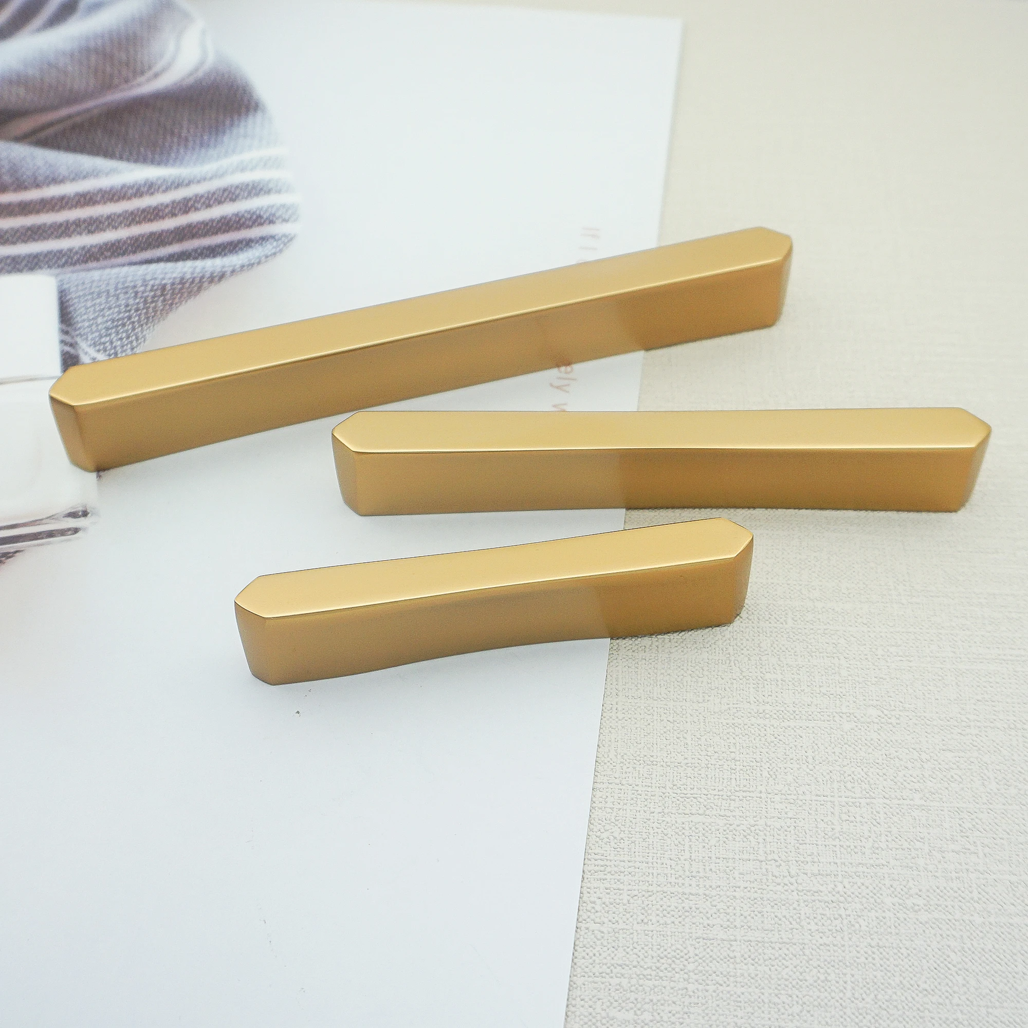 

MFYS 2.5''Gold Handles for Cabinets and Drawers Zinc Alloy Knobs for Furniture Wardrobe Pulls Door Knob Kitchen Cabinet Hardware