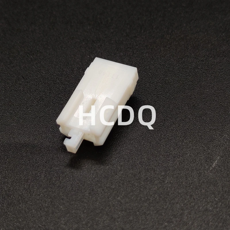 The original 6240-5218 2PIN  automobile connector plug shell and connector are supplied from stock