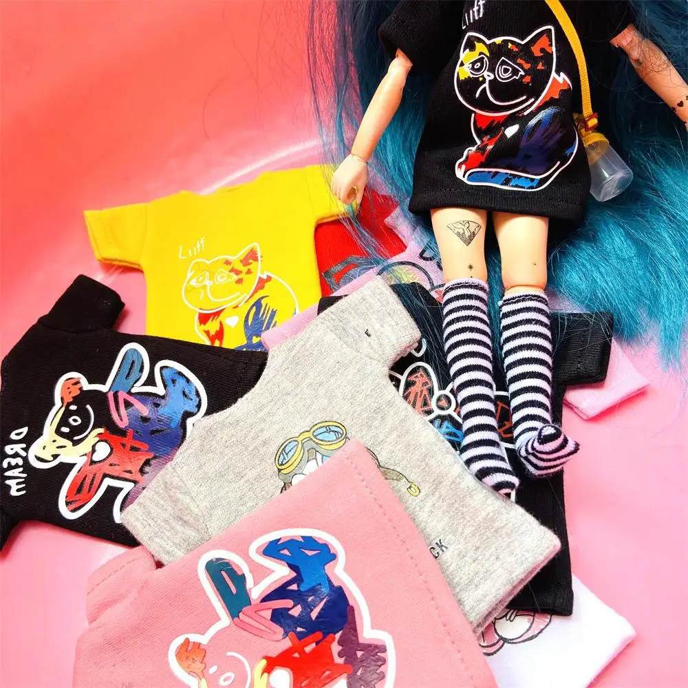 2pcs/set of Blyth/Barbies doll clothes, cartoon print short T-shirt + striped socks, can be used for 1/6 doll accessories