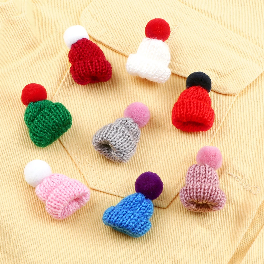 Fashion 25 Color Knitted Hat Brooches Women Lovely Winter Coat Lapel Pin Jewelry Handmade Brooch Bag Decoration Jewelry Gift New