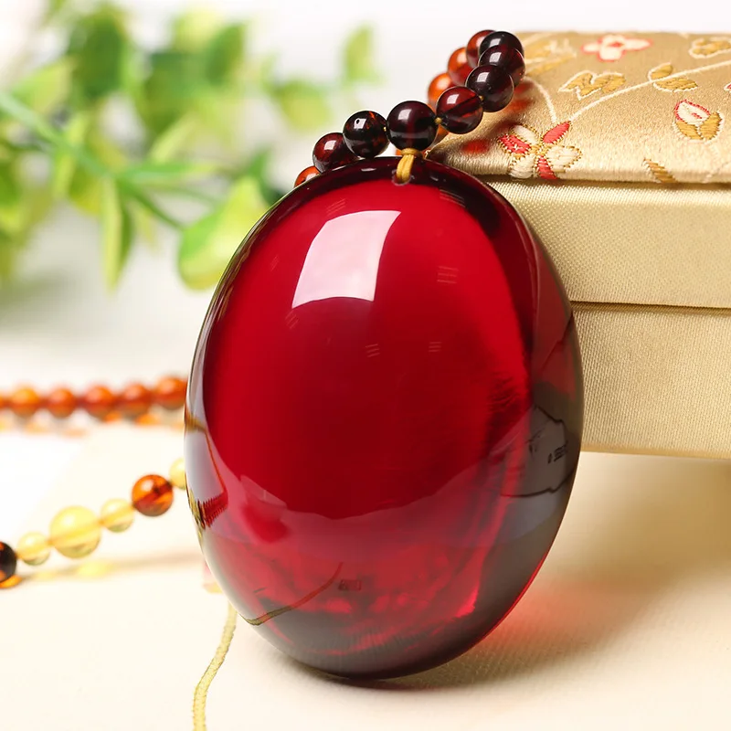 Natural Burgundy Amber Beeswax Pendant Necklace Charm Jewellery Women\'s Hand-Carved Pendant for Women Men Fashion Accessories