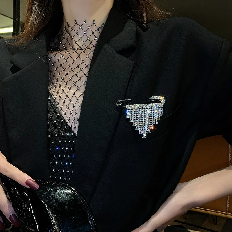 

Fashion Crystal Rhinestone Tassel Shiny Brooches Pins For Women Sweater Coat Decorations Wedding Bridal Party Brooch Accessories