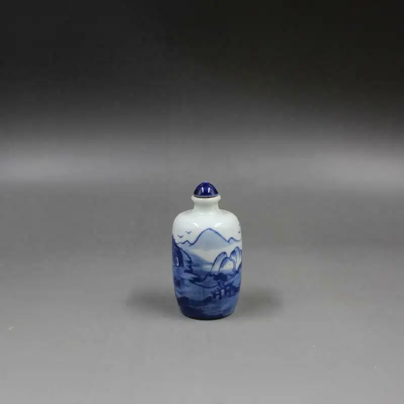 Chinese Blue and White Porcelain Qing Dynasty Kangxi Landscape Design Snuff Bottle Antique Imitation Porcelain Small Decorations