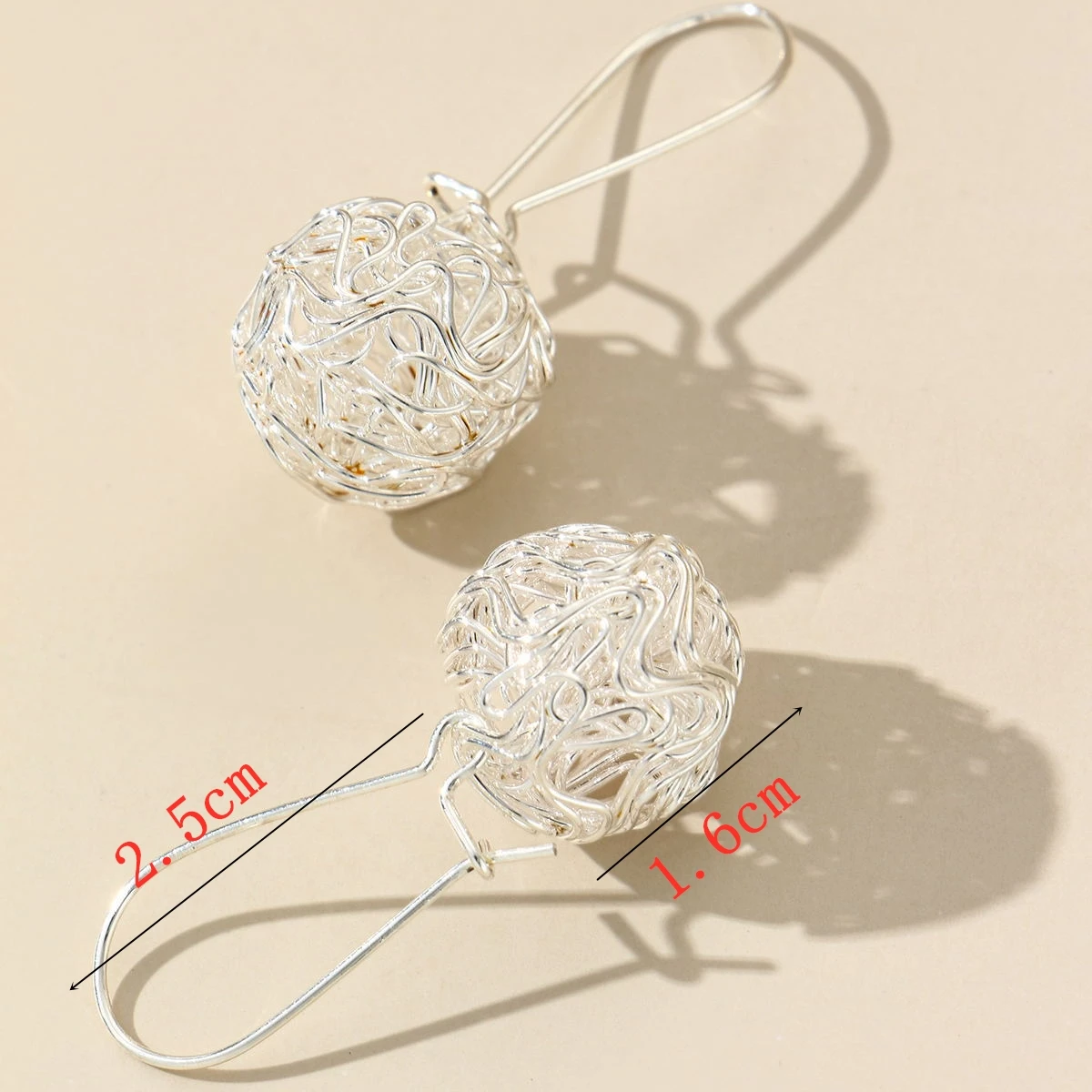 Korean Style Hollow Ball Pendant Stud Earrings for Women Vintage Party Jewelry Wholesale Sweet Friend Gift Aretes Brincos