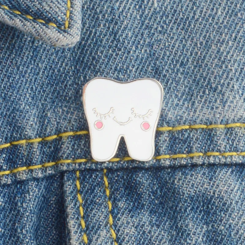 White Cartoon Smile Teeth Custom Enamel Brooche Cute Funny Medical Jewelry Accessories Kids Gifts Knapsack T-shirt Pin Wholesale