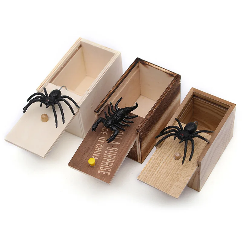 10 Stks/partij 6pxs Houten Prank Spider Schrikken Gift Case Met Spider Meisje Bang Scream Joke Levensechte Grappige Verrassing Box Gag speelgoed