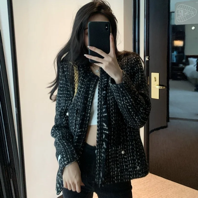 Tweed Elegant Jacket Office Ladies 2022 Autumn Long Sleeve O-Neck Wool Short Coat Fashion Women Pearls Lattice Cardigan Jackets