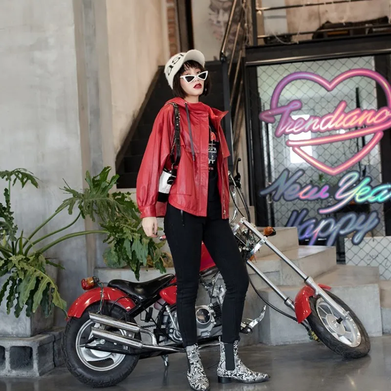 Abrigo de piel de oveja para mujer, chaquetas de cuero Real Punk con cremallera, Chaqueta corta con capucha para motorista, prendas de vestir a prueba de viento, color rojo, 2020