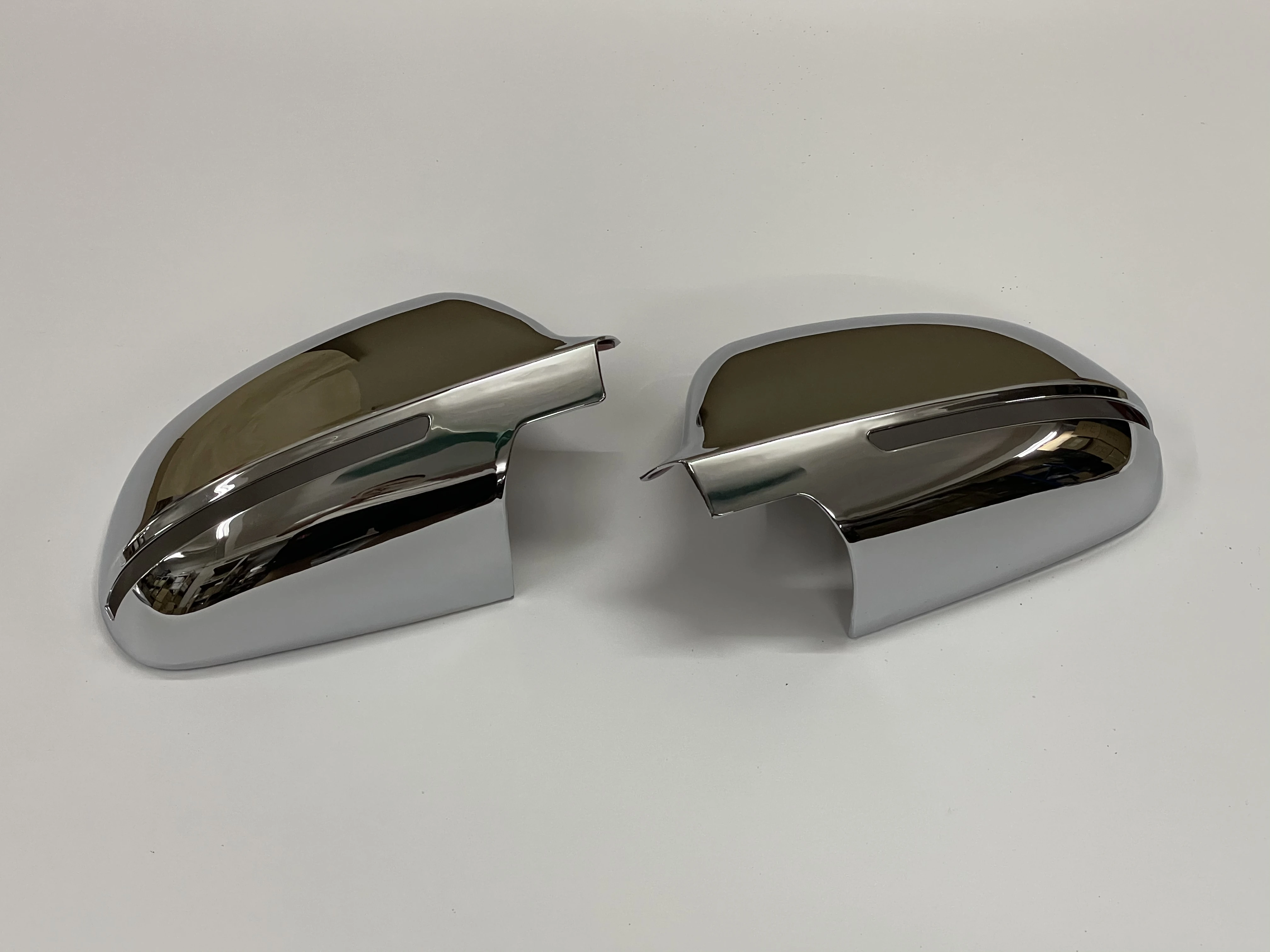 

Chrome Door Mirror Cover WITH Turn Signal Cutout for Audi A3 A4 A5 A6 A8 Q3 (Please DO check Product Description for details)