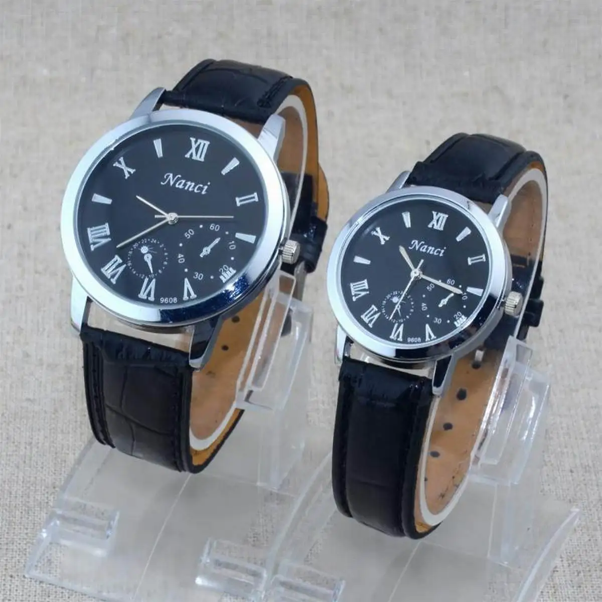 

Fashion Lovers Watches Round Roman Numerals Dial Leather Band Men Women Couples Wrist Watches