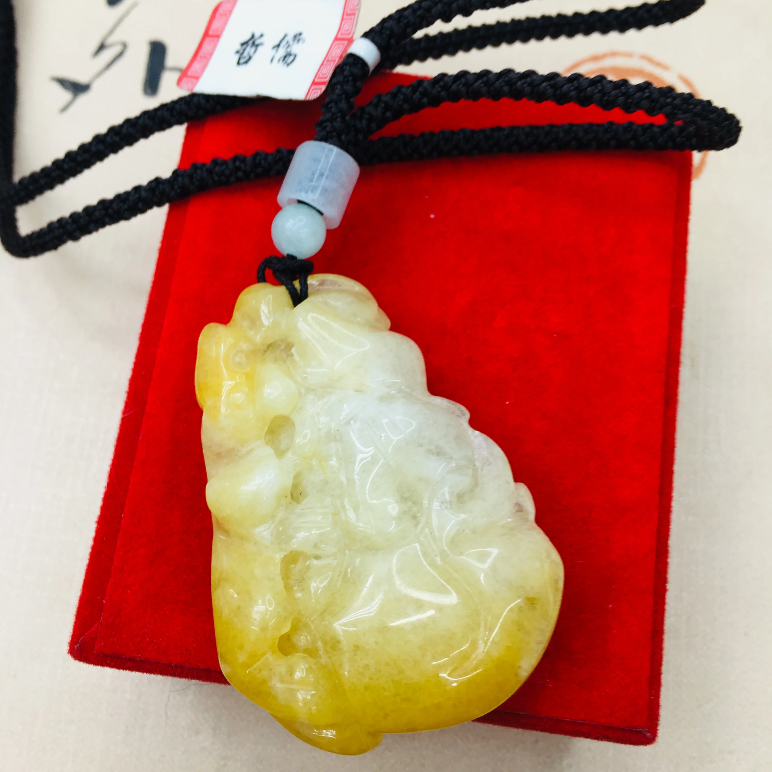 Pure natural topaz hand-carved yellow gourd pendant with hand-knitted simple necklace