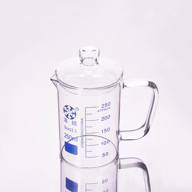 Beaker in low form with spout and handle,Capacity 250ml,Outer diameter=71mm,Thickness=3.3mm,Height=100mm,Laboratory beaker