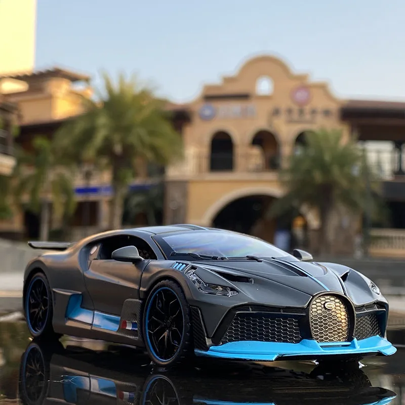 Modelo de coche deportivo de aleación Bugatti Veyron Divo, vehículo de juguete de Metal fundido a presión, simulación de luz de sonido, colección de