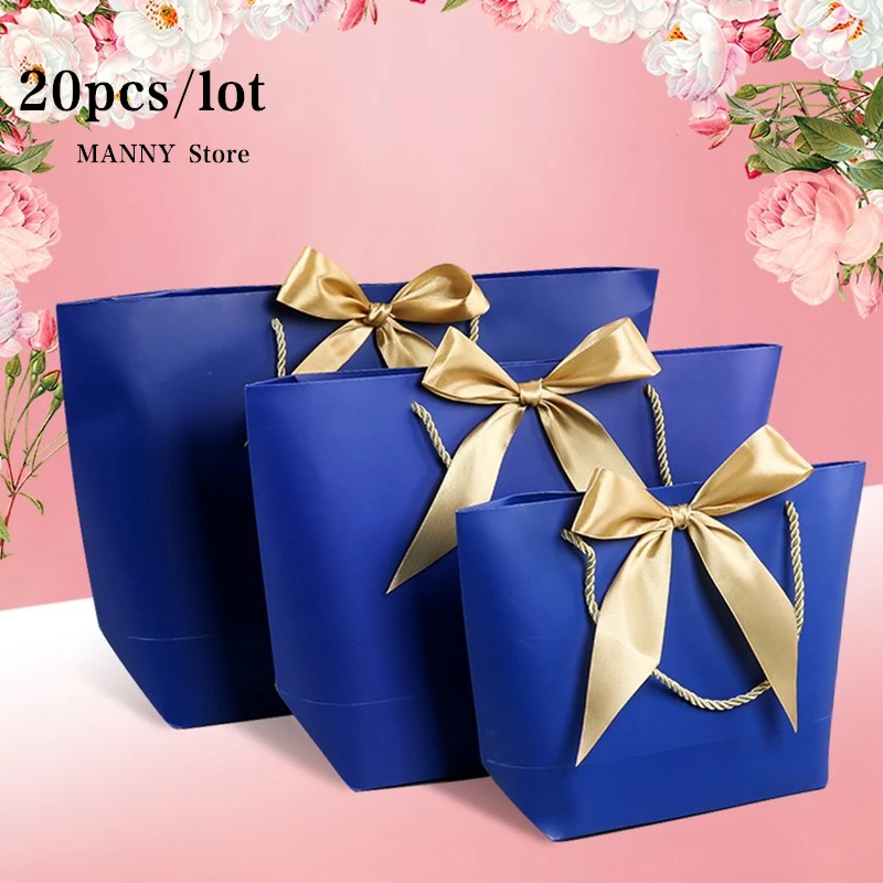 New Arrival blue Gift Bags For Large Size Box Pack Bag Wedding /Pajamas Clothes Packaging Gold Handle Paper Box Bags Custom Logo